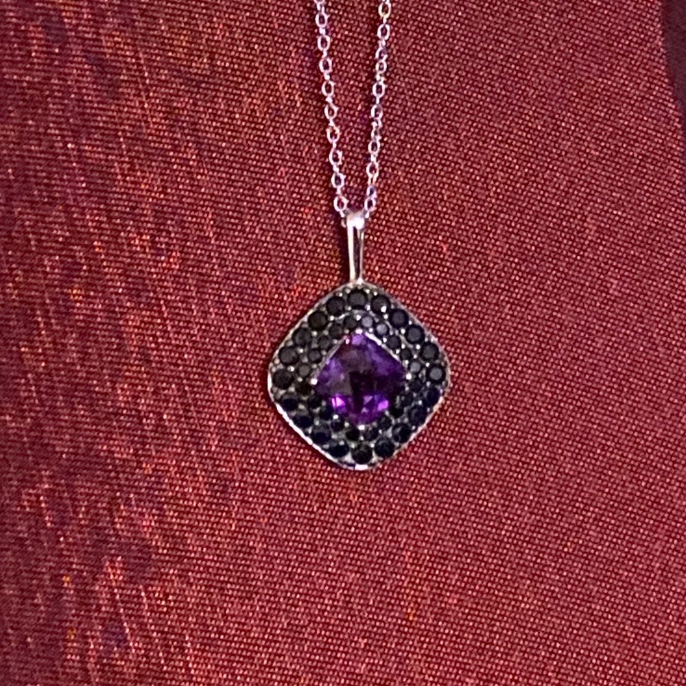 NWOT AFRICAN AMETHYST W BLACK SPINEL NECKLACE